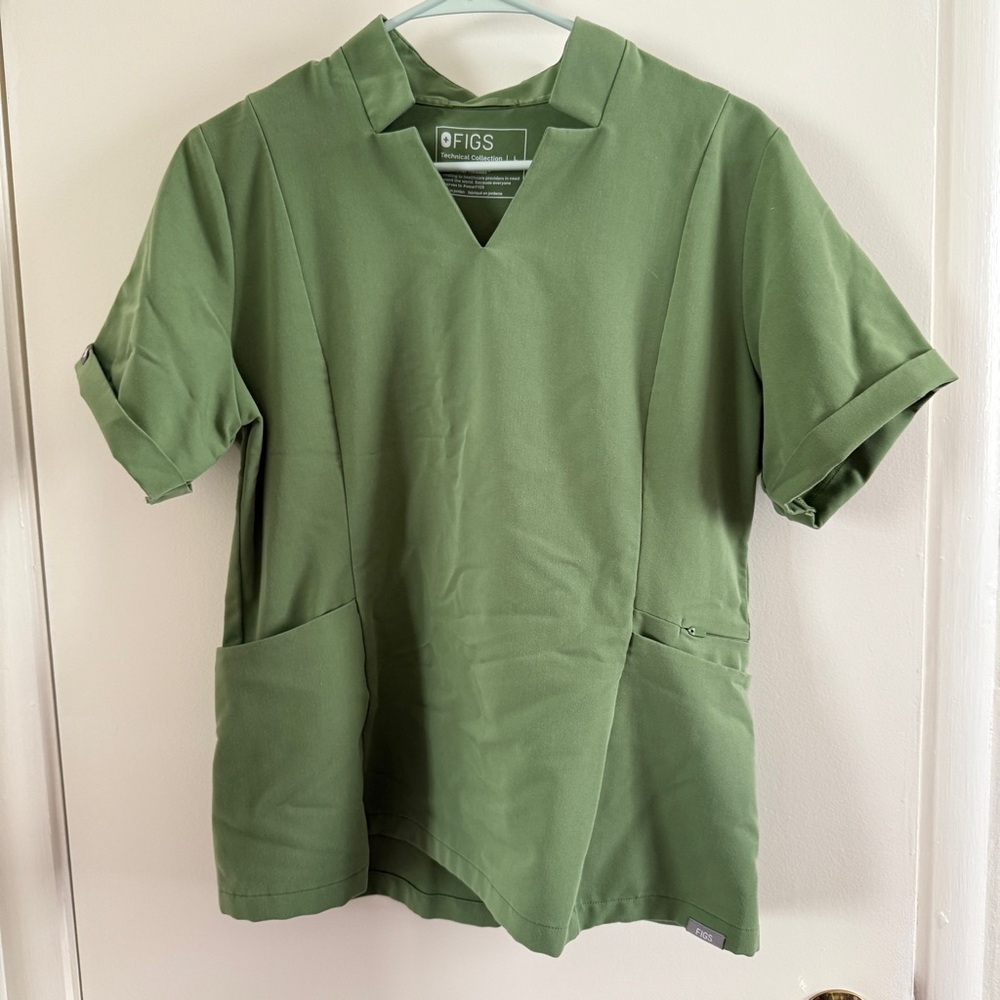 Figs Fern green scrubs top - size L women’s